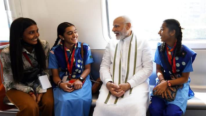Gujarat election 2022: Cities will shape country's destiny, ensure that India becomes developed nation in 25 years, says PM Modi AJR Gujarat election 2022: Cities will shape country's destiny, ensure that India becomes developed nation in 25 years, says PM Modi AJR