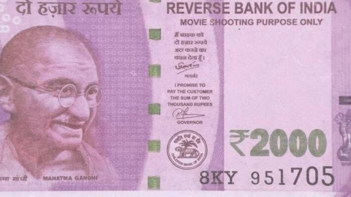 Fake Indian currency of over Rs 317 crore face value seized in Surat, accused arrested Fake Indian currency of over Rs 317 crore face value seized in Surat, accused arrested