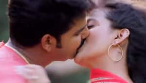 Akshara Singh Heroine Ki Bf Video Dikhao - SEXY video: Bhojpuri actress Akshara Singh looks HOT in backless blouse,  dances with Pawan Singh - WATCH