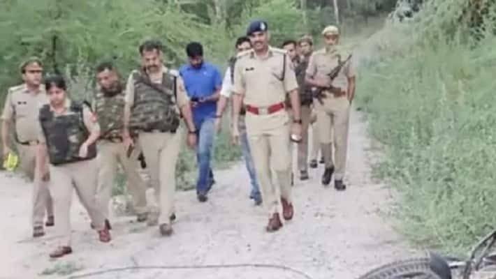 Ghaziabad Mother daughter murdered with shovel accused committed crime because of this called friend and said such thing Ghaziabad Mother daughter murdered with shovel accused committed crime because of this called friend and said such thing