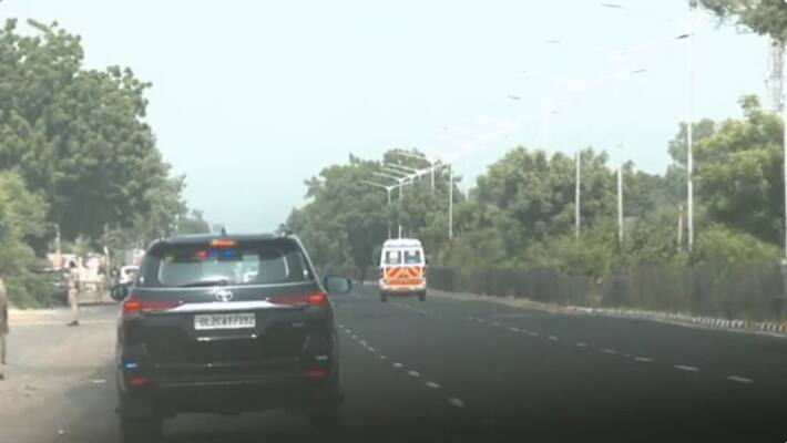pm modi stops his convoy to give way to ambulance pm modi stops his convoy to give way to ambulance