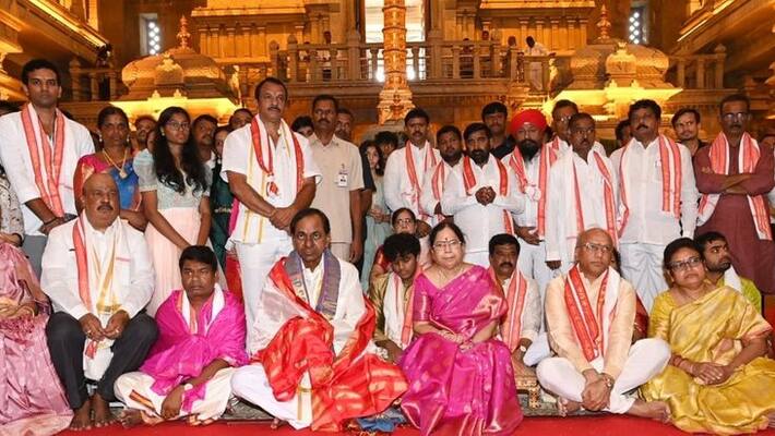 Bhongir : CM KCR gifted one kg 16 tolas of gold to Yadadri temple Bhongir : CM KCR gifted one kg 16 tolas of gold to Yadadri temple