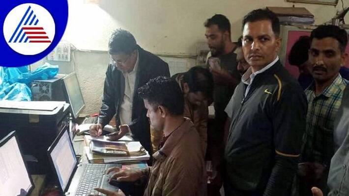 Lokayukta Raid on Checkposts in Karnataka grg Lokayukta Raid on Checkposts in Karnataka grg