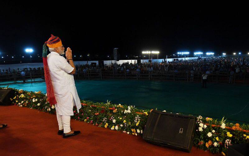 PM Modi reaches Rajasthan rally venue late, skips address to obey loudspeaker norms, interesting pictures kpa