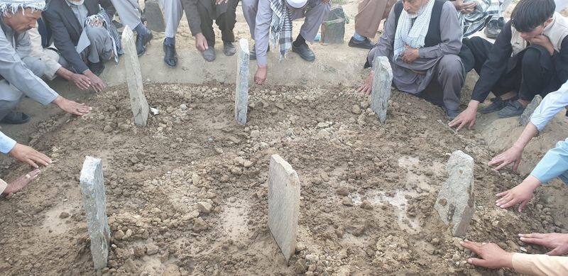 bomb blast in afghanistan1 કાબુલ બ્લાસ્ટમાં પરીક્ષાઓ આપી રહેલા બાળકોના ઉડ્યા ચીથરા, ૧૦૦ વિધાર્થીઓના મોત