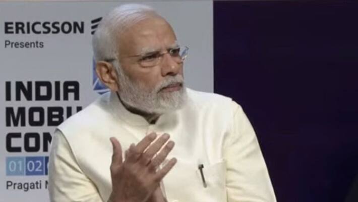 PM Modi says 5G technology will revolutionize the telecom sector PM Modi says 5G technology will revolutionize the telecom sector