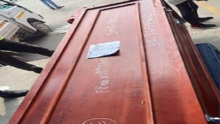 CO Anirudh Singh tried to bring dead body of Saudis Javed when shroud was removed everyone was stunned CO Anirudh Singh tried to bring dead body of Saudis Javed when shroud was removed everyone was stunned