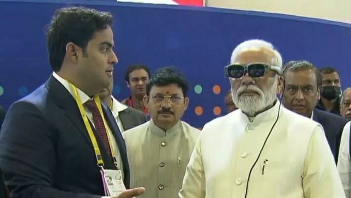 pm modi gets 5g demo from mukesh ambani and akash ambani mda pm modi gets 5g demo from mukesh ambani and akash ambani mda