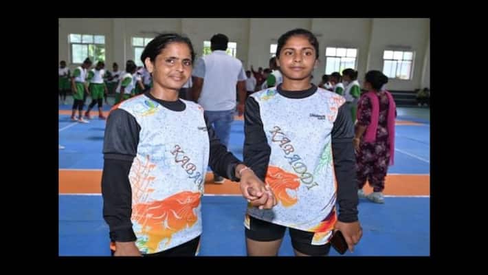 alwar news mother daughter duo show outstanding performance in rajiv gandhi khel Olympic and beat opposite team in kabaddi asc alwar news mother daughter duo show outstanding performance in rajiv gandhi khel Olympic and beat opposite team in kabaddi asc