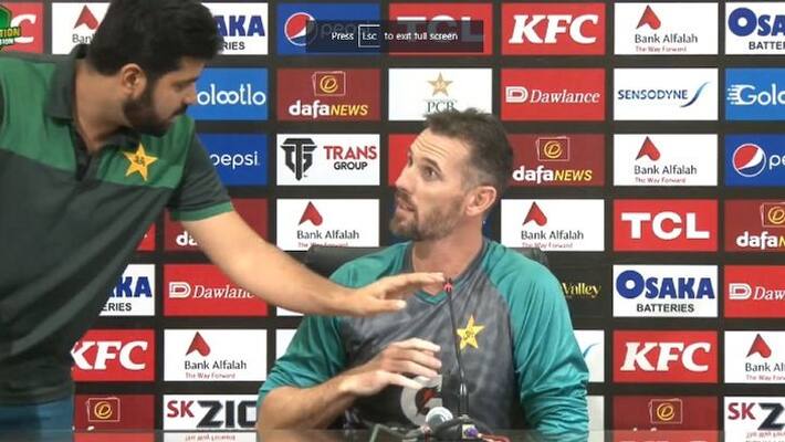 PCB official switch off Shaun Tait mic during press conference PCB official switch off Shaun Tait mic during press conference
