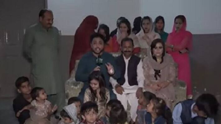shaukat pakistani man who married for the 5th time alongside his daughters has a family of 62 ash shaukat pakistani man who married for the 5th time alongside his daughters has a family of 62 ash