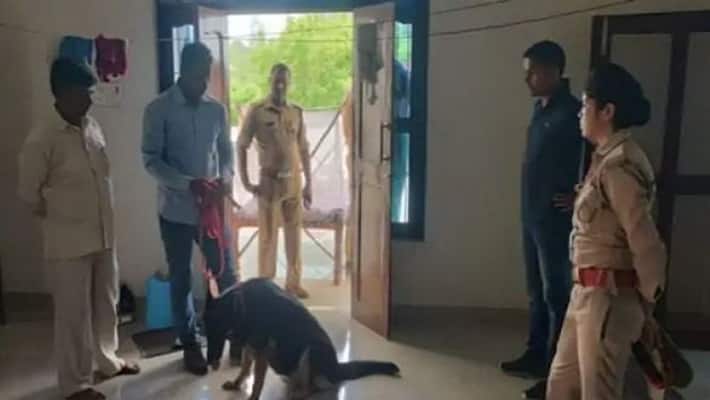 Bareilly Teacher husband committed suicide hanging daughter screamed after seeing father in this condition Bareilly Teacher husband committed suicide hanging daughter screamed after seeing father in this condition