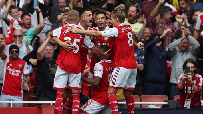 Arsenal beat Tottenham Hotspur in premier league and moves to top Arsenal beat Tottenham Hotspur in premier league and moves to top