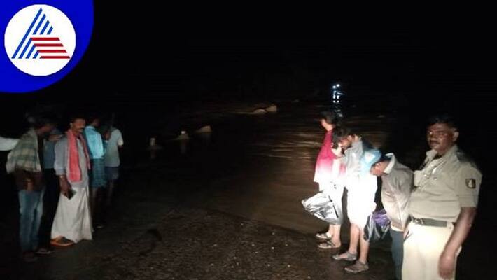 Four Women Washed Away in Flood at Yelburga in Koppal grg Four Women Washed Away in Flood at Yelburga in Koppal grg