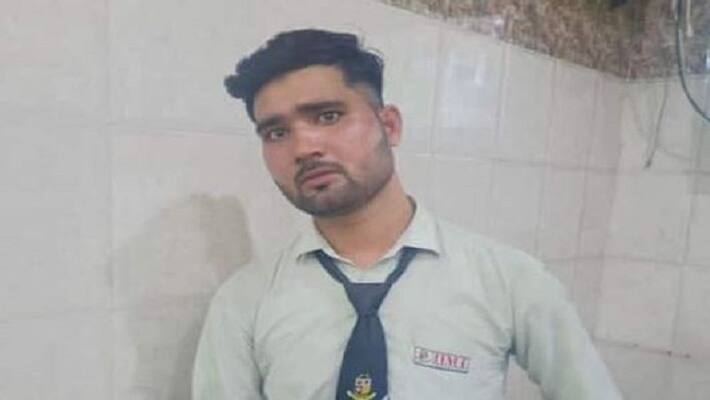 Aligarh Non community boy caught with Hindu student ABVP workers made such condition of youth Aligarh Non community boy caught with Hindu student ABVP workers made such condition of youth