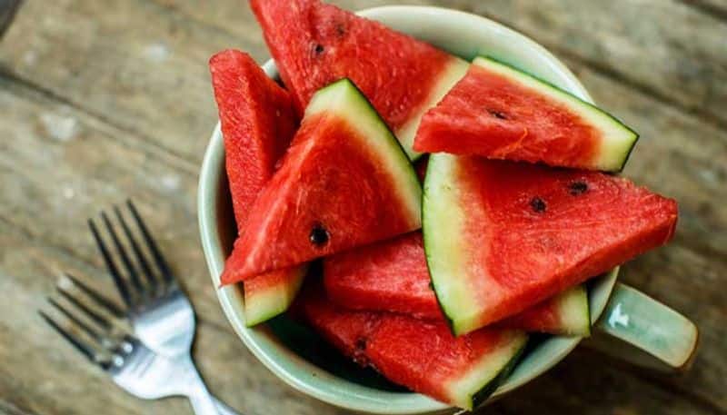 beauty benefits of watermelon face packs