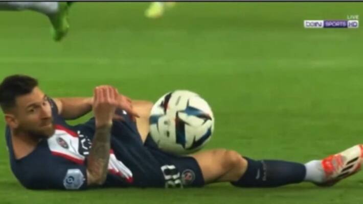watch video lionel messi gives pass to while laying on the ground after fouled watch video lionel messi gives pass to while laying on the ground after fouled