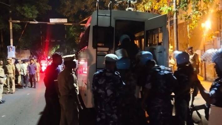 Puducherry is still in the dark.. Lt. Governor and CM's residences are also without power.. Puducherry is still in the dark.. Lt. Governor and CM's residences are also without power..