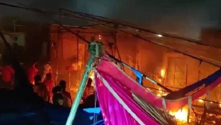 Bhadohi Massive fire broke out in Durga Puja pandal 4 killed and more than 64 scorched SIT formed for investigation Bhadohi Massive fire broke out in Durga Puja pandal 4 killed and more than 64 scorched SIT formed for investigation