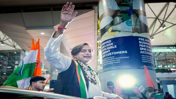 congress leaders away from shashi tharoor election campaign in Telangana congress leaders away from shashi tharoor election campaign in Telangana