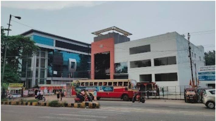 construction of Haripad KSRTC bus stand brought only misery to the passengers construction of Haripad KSRTC bus stand brought only misery to the passengers