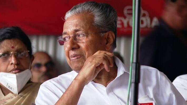 Kerala CM Pinarayi cries stops speech on midway remembering Kodiyeri Balakrishnan Kerala CM Pinarayi cries stops speech on midway remembering Kodiyeri Balakrishnan