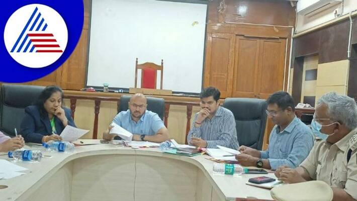 DC Gurudutt Hegde instructions for conservation and development of lakes in Dharwad district gow DC Gurudutt Hegde instructions for conservation and development of lakes in Dharwad district gow