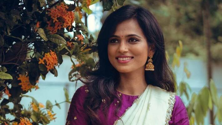 Ramya pandian hot pics in saree on her instagram Ramya pandian hot pics in saree on her instagram