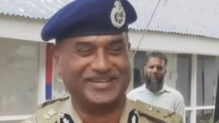 Hemant Lohia, Senior Cop In Charge Of Prisons in jammu kashmir murderd at his Udaiwala residence akb Hemant Lohia, Senior Cop In Charge Of Prisons in jammu kashmir murderd at his Udaiwala residence akb