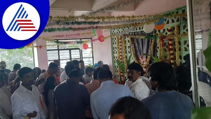Dasara Darbar Staff chairs are empty in office peoples troubled for work rav Dasara Darbar Staff chairs are empty in office peoples troubled for work rav