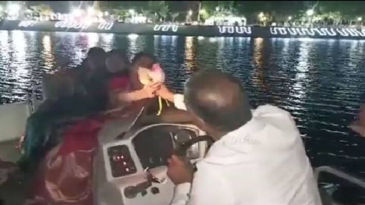 telangana minister harish rao drives boat in siddipet komaticheruvu telangana minister harish rao drives boat in siddipet komaticheruvu