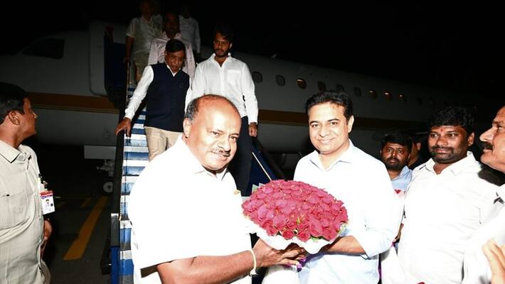 ex karnataka cm kumaraswamy reached hyderabad for attending trs general body meeting on wednesday ex karnataka cm kumaraswamy reached hyderabad for attending trs general body meeting on wednesday