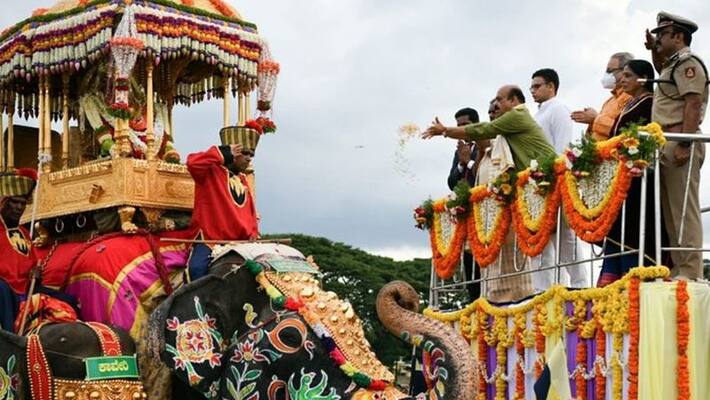 Mysuru Dasara 2022 CM Bommai Basavaraj flowers for Ambari for the 2nd time gvd Mysuru Dasara 2022 CM Bommai Basavaraj flowers for Ambari for the 2nd time gvd