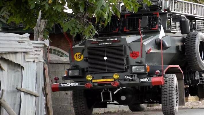 Jammu and Kashmir Two encounters underway in Shopian 4 terrorists gunned down vva Jammu and Kashmir Two encounters underway in Shopian 4 terrorists gunned down vva