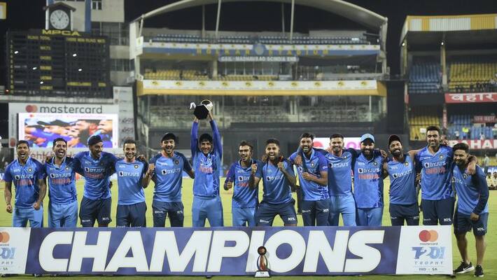 Indian Cricket team jets off to Australia ahead of ICC T20 World Cup 2022 kvn Indian Cricket team jets off to Australia ahead of ICC T20 World Cup 2022 kvn