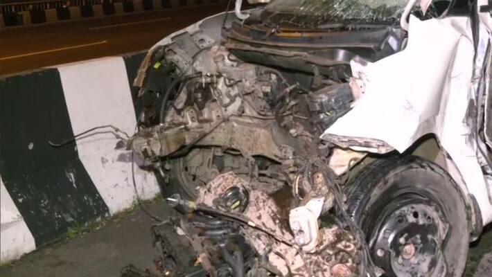mumbai bandra worli sea link accident vehicles collided 5 people died pwt mumbai bandra worli sea link accident vehicles collided 5 people died pwt