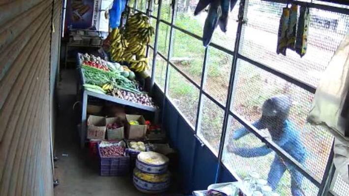 man theft money purse give it back without money in Kasaragod man theft money purse give it back without money in Kasaragod