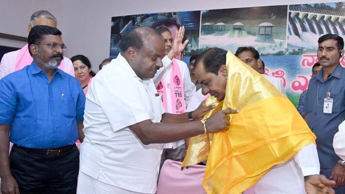 jds leader kumaraswamy praises telangana cm kcr jds leader kumaraswamy praises telangana cm kcr