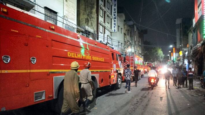Massive fire breaks out at Gandhi Nagar cloth market in North Delhi, 30 fire tenders at the spot Massive fire breaks out at Gandhi Nagar cloth market in North Delhi, 30 fire tenders at the spot