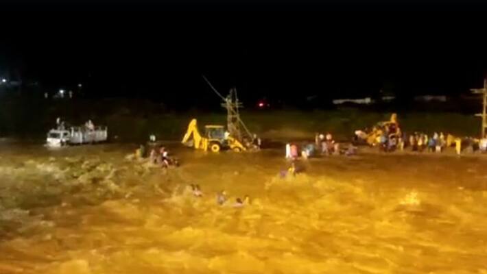 West bengal Malbazar flash Flood while Durga Idol Immersion 3 dead several missing ckm West bengal Malbazar flash Flood while Durga Idol Immersion 3 dead several missing ckm