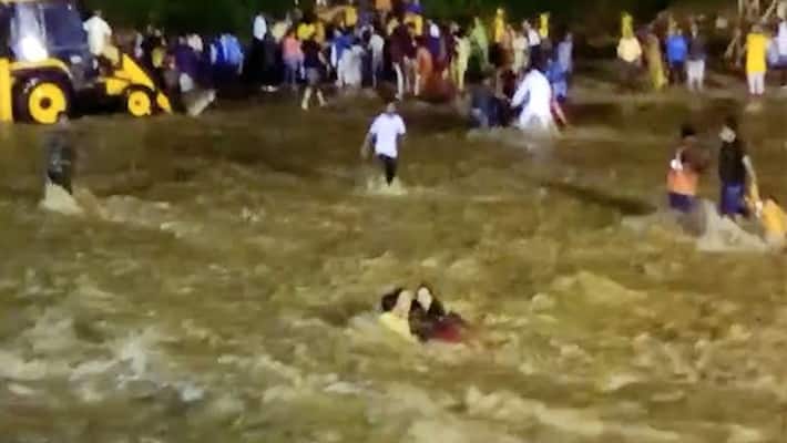 8 dead in floods in Jalpaiguri, West Bengal, accident while immersing Durga idol 8 dead in floods in Jalpaiguri, West Bengal, accident while immersing Durga idol