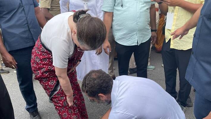 Sonia Gandhi has participated in the ongoing Bharat Jota Yatra in Karnataka Sonia Gandhi has participated in the ongoing Bharat Jota Yatra in Karnataka