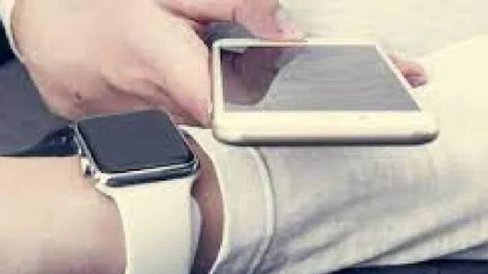 woman found mobile thief with the help of smart watch woman found mobile thief with the help of smart watch