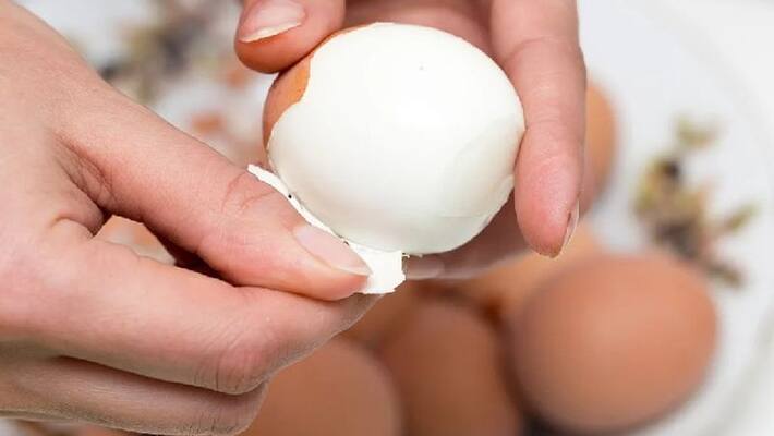 here is an easy hack to peel boiled eggs here is an easy hack to peel boiled eggs
