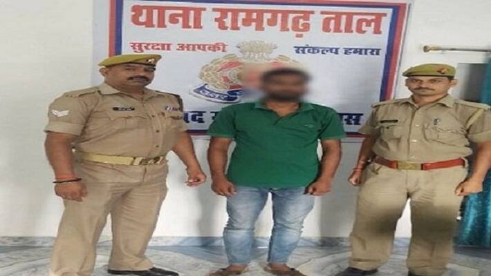 Gorakhpur Police cracked down on SP leader who made indecent remarks on CM Yogi joked by sharing photo girl worship Gorakhpur Police cracked down on SP leader who made indecent remarks on CM Yogi joked by sharing photo girl worship