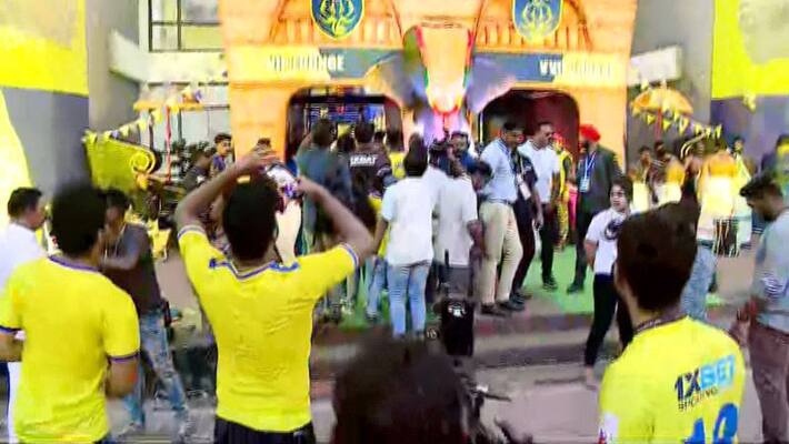 isl kochi youth congress protest outside kaloor stadium isl kochi youth congress protest outside kaloor stadium