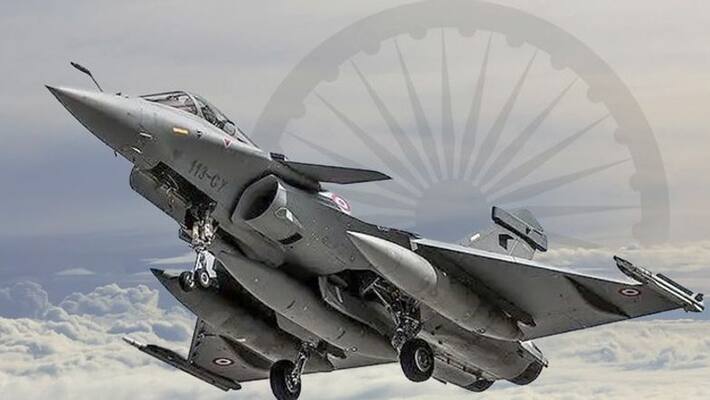 Arunachal Pradesh:Amid LAC tensions, Indian Air Force's war maneuvers in the Northeast region Arunachal Pradesh:Amid LAC tensions, Indian Air Force's war maneuvers in the Northeast region