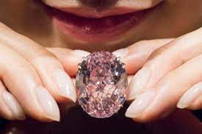 Pink diamond sold 49 million dollars by auction in Hong Kong