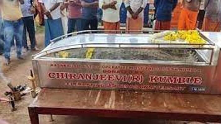 Vegetarian crocodile Babiya dies in anantapur temple in Kasaragodu Kerala Vegetarian crocodile Babiya dies in anantapur temple in Kasaragodu Kerala