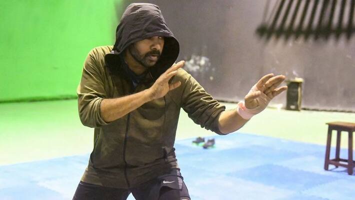 pawan kalyan participates in hari hara veeramallu work shop his ferocious pic getting viral pawan kalyan participates in hari hara veeramallu work shop his ferocious pic getting viral